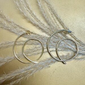 Elegant Gold Hoop Earrings
